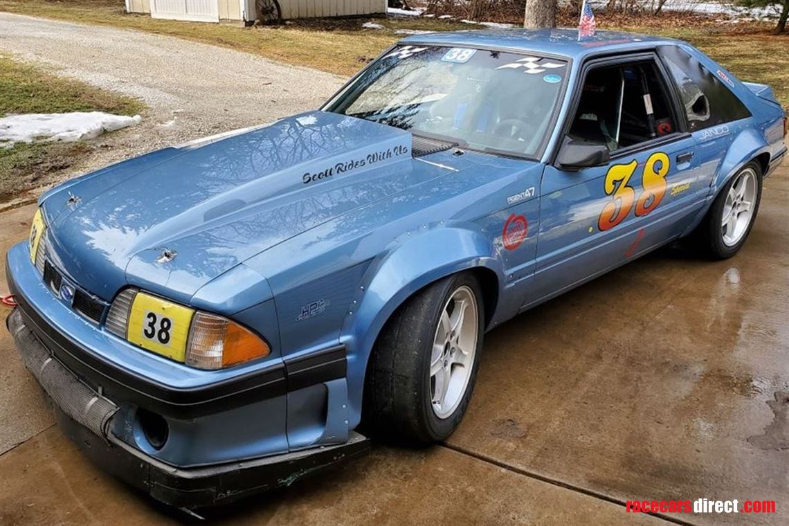 1990-ford-mustang-road-race-car