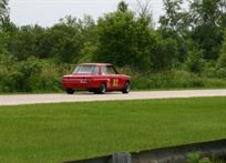 1971-bmw-2002-max-easy-248s-at-road-america