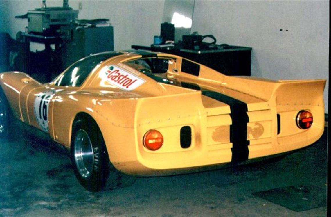 1996-chevron-replica-b16-sports-racer