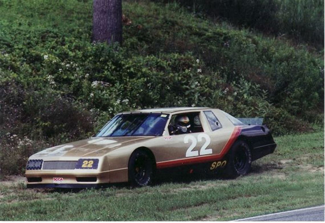 1988-chevy-monte-carlo-nascar-aerocoupe-race