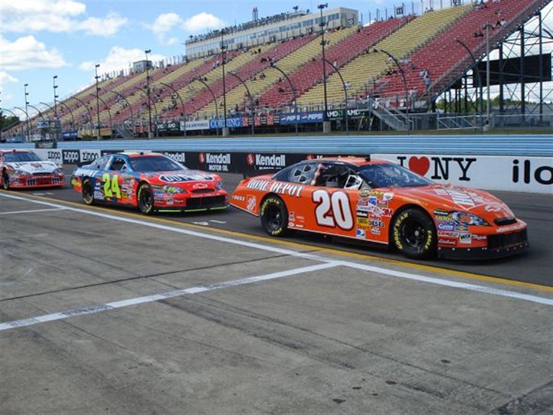 2006-chevy-monte-carlo-jeff-gordon-road-cours