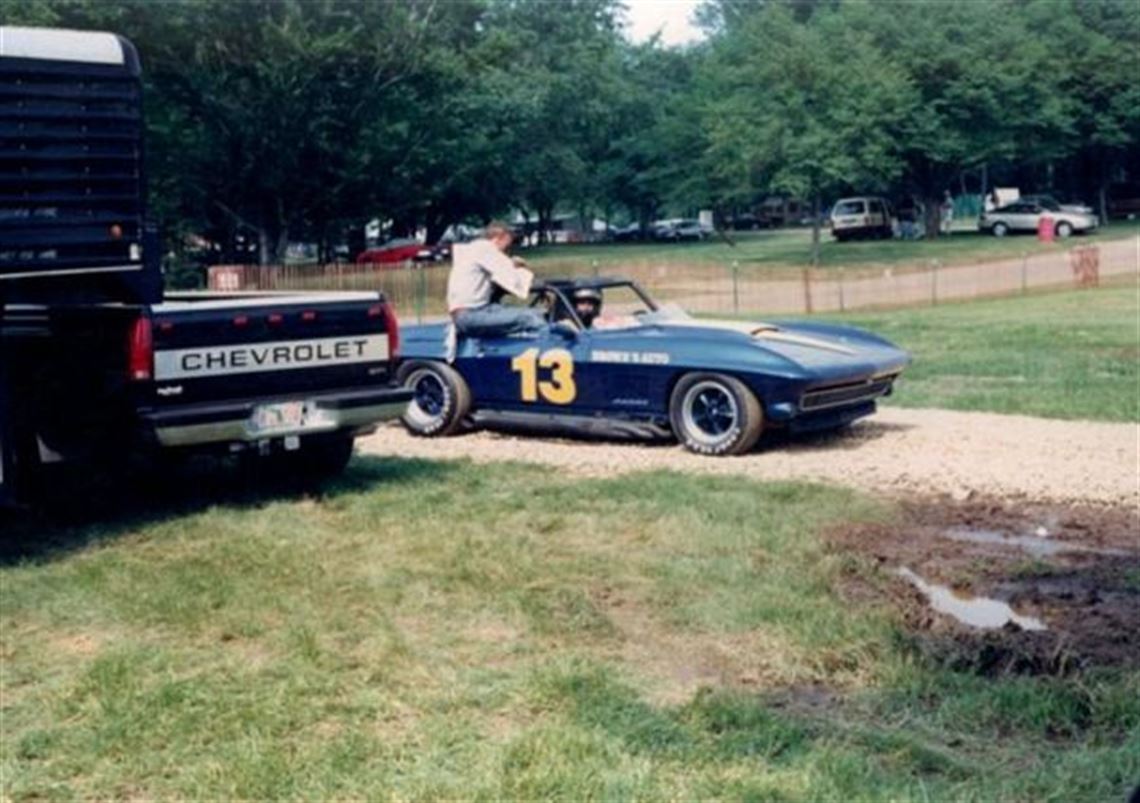 1964-chevy-corvette-b-production-roadster