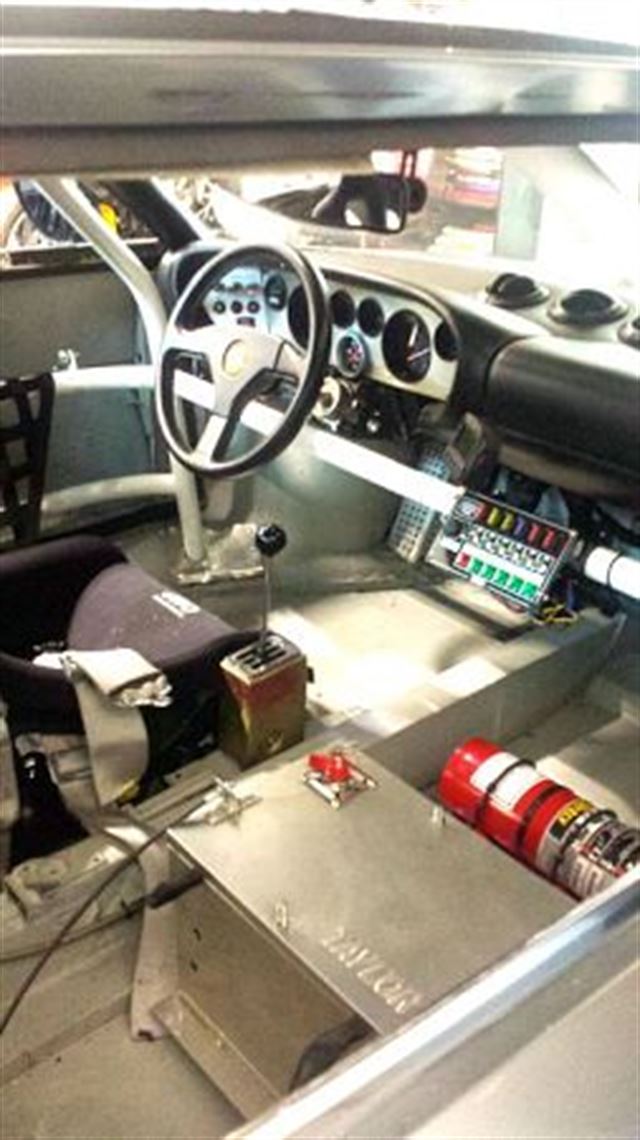 1975-ferrari-308-gt4