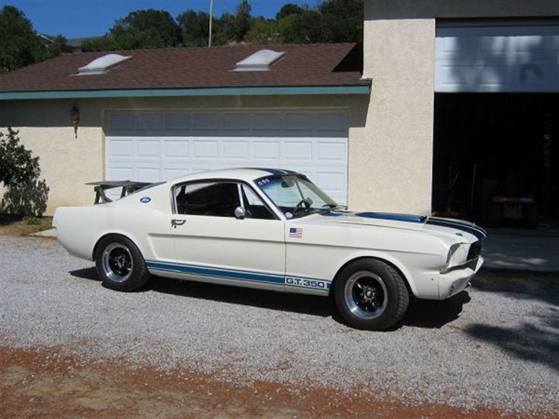 1965-ford-fastback-shelby-r-model-clone