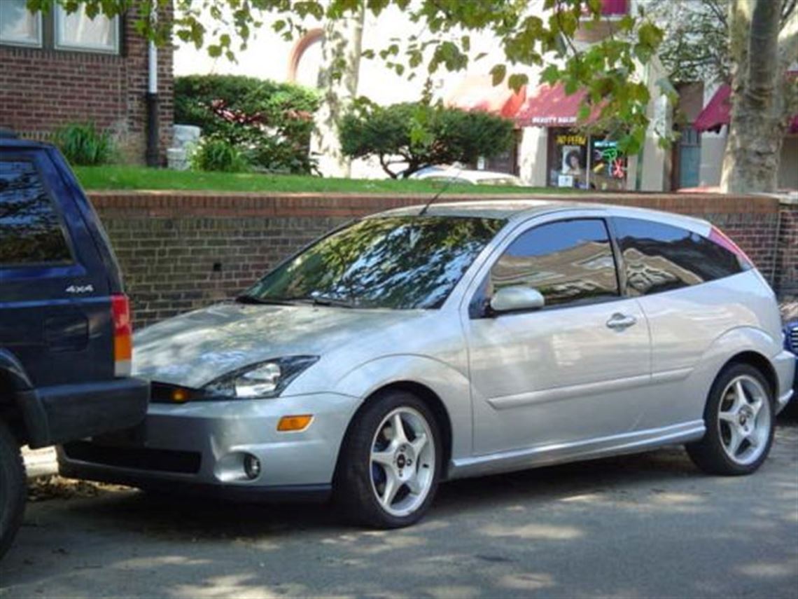 2002-ford-svt-focus-six-speed-samurai