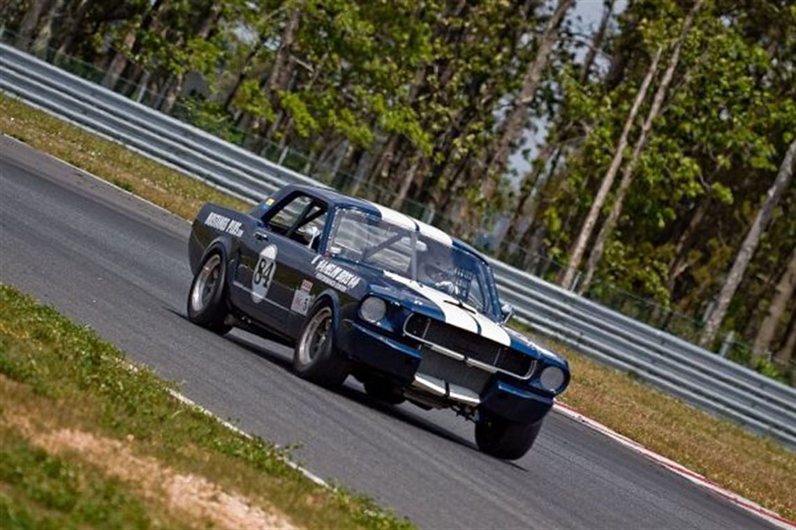 1966-ford-mustang-turn-key-race-car