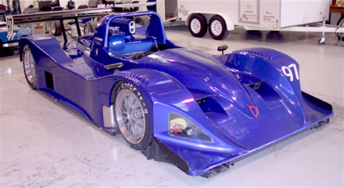 2000-lola-b9810-lemans-prototype