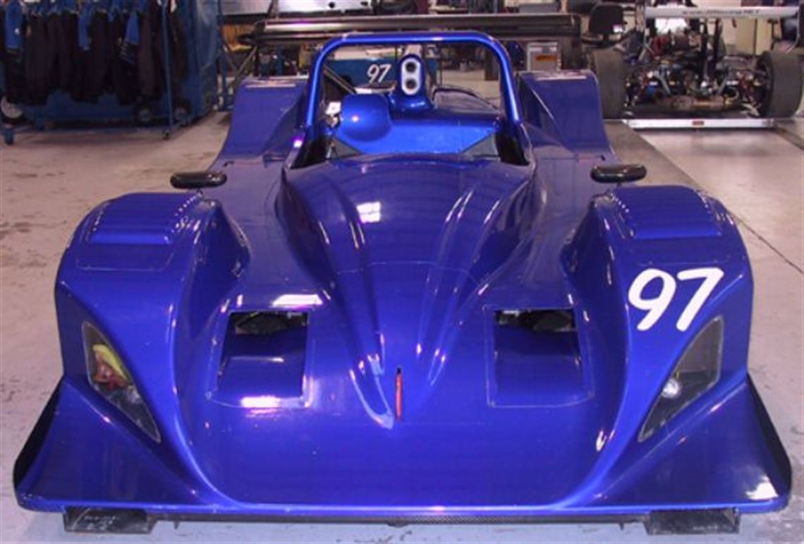 2000-lola-b9810-lemans-prototype