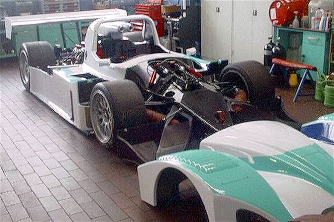 2002-lola-b9810-lemans-prototype