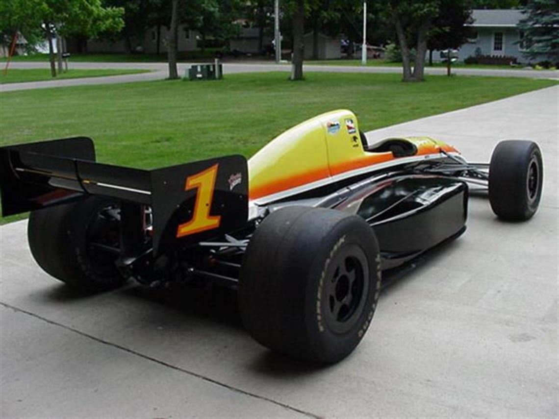 1995-lola-t9500-roller