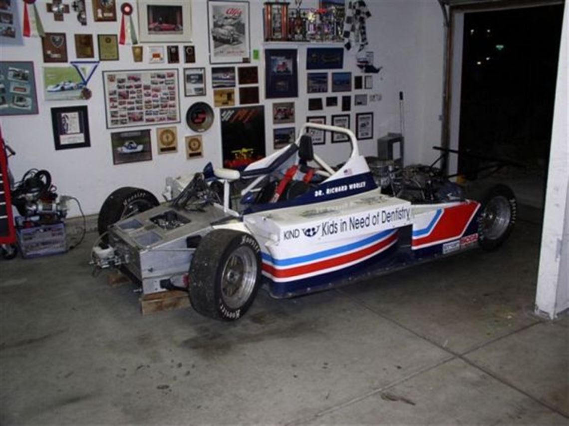 1989-lola-sportracer-2000