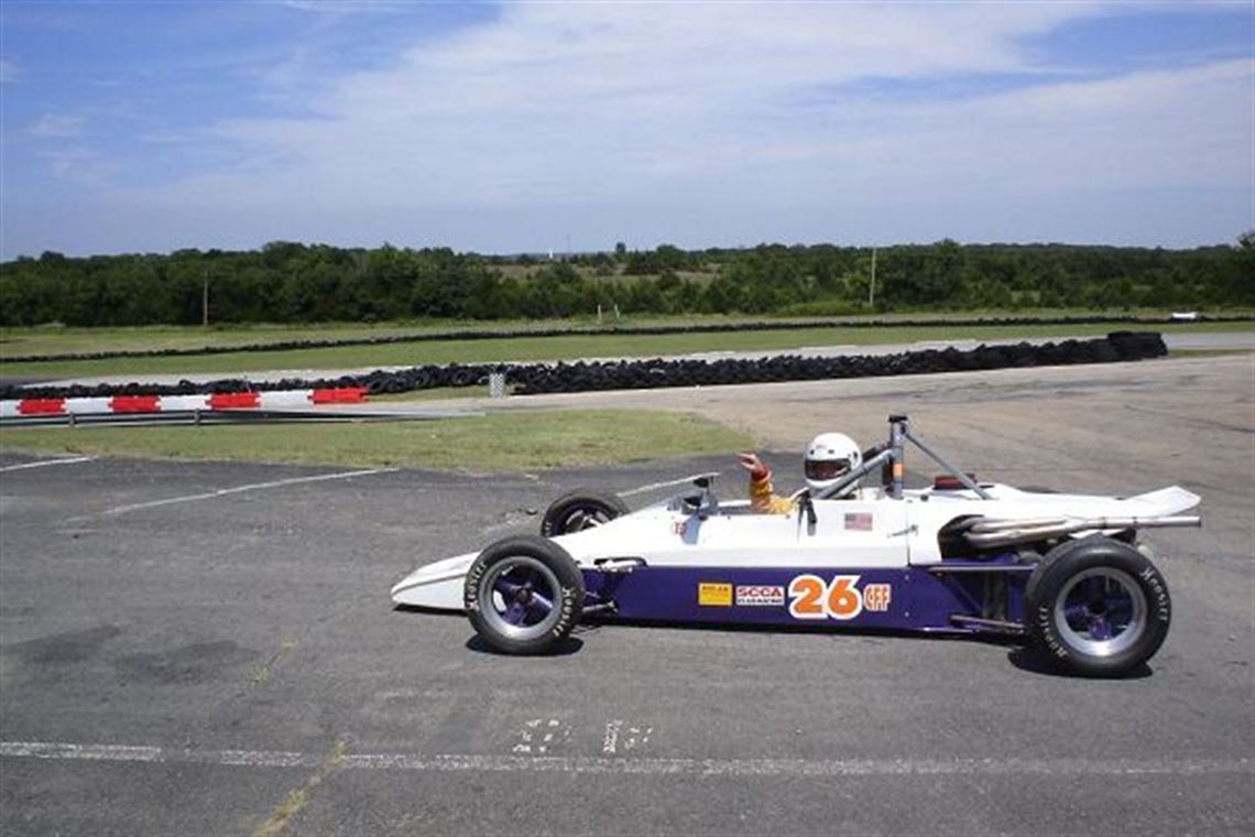 1975-lola-t-342