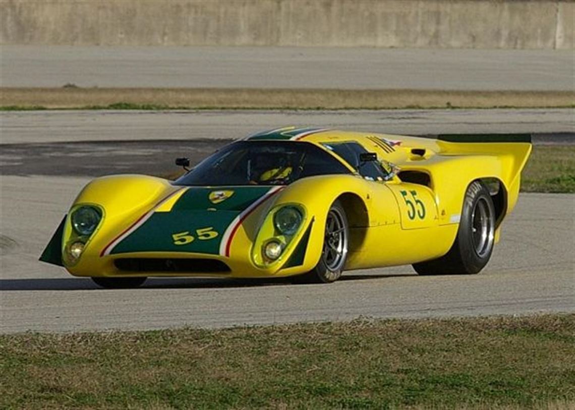 1969-lola-t70-mk-3b-coupe