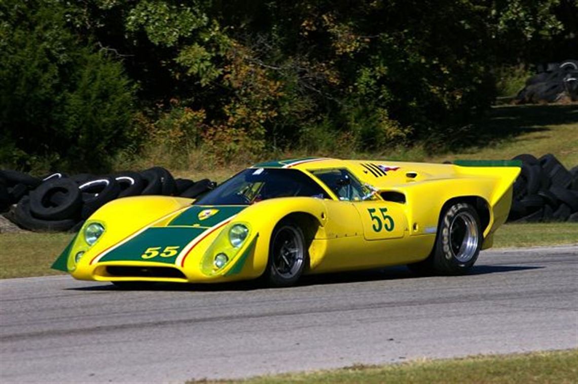 1969-lola-t70-mk-3b-coupe