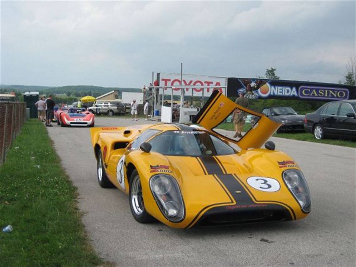 1969-lola-t70-bodied-mckee-mk3