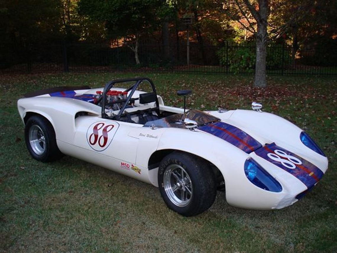 1965-lola-t70-spyder-replica