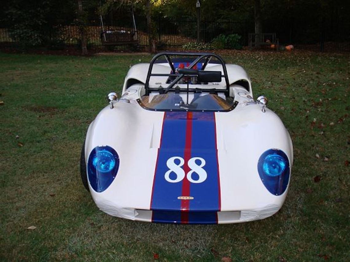 1965-lola-t70-spyder-replica