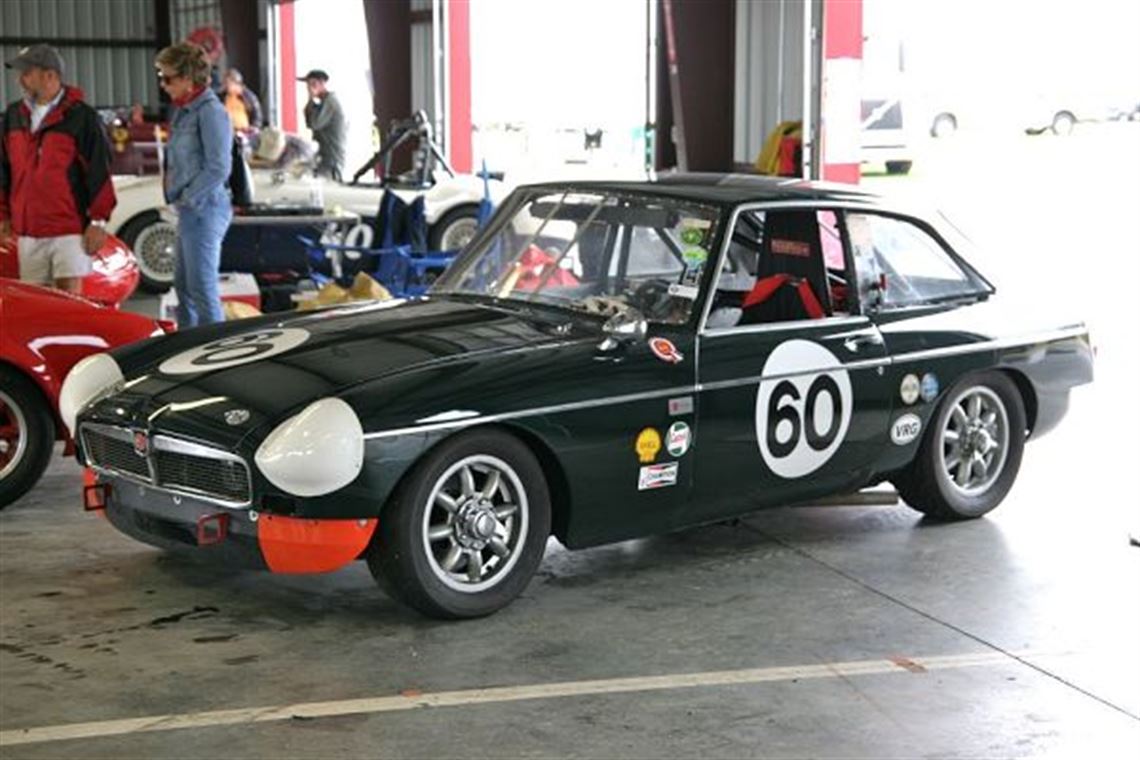 1967-mg-b-gt-vintage-race-car