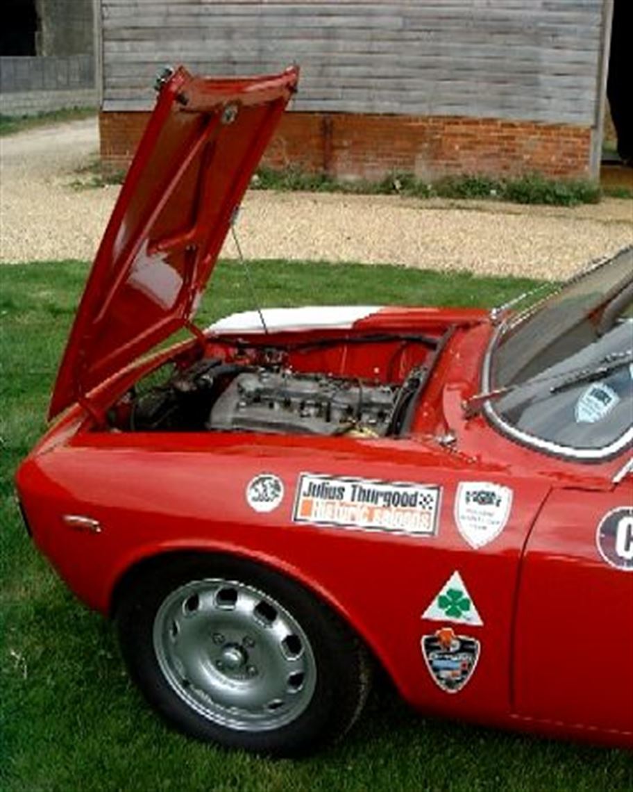 1965-alfa-romeo-giulia-sprint-gt-uk-fia-paper