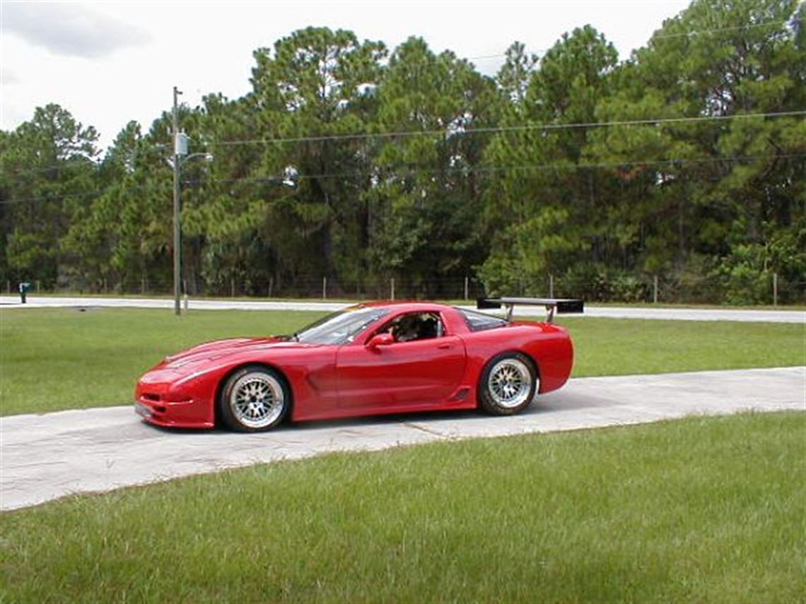 2003-gm-corvette-gt-race-car