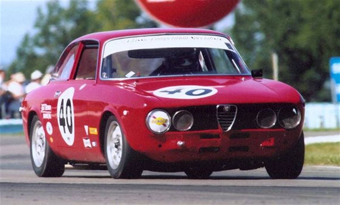 1969-alfa-romeo-gtv-vintage-race-car