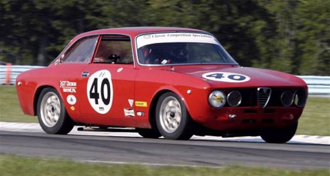 1969-alfa-romeo-gtv-vintage-race-car