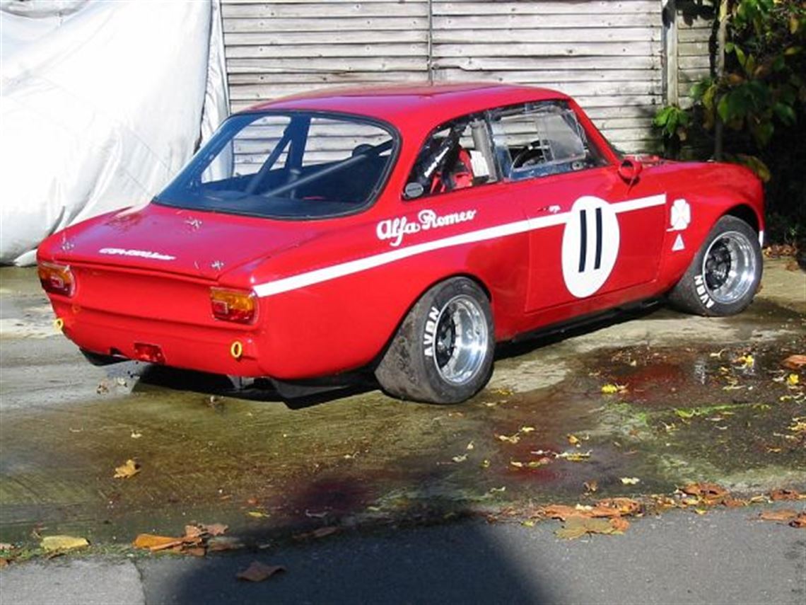 1964-alfa-romeo-gta-replica-race-readyuk-road