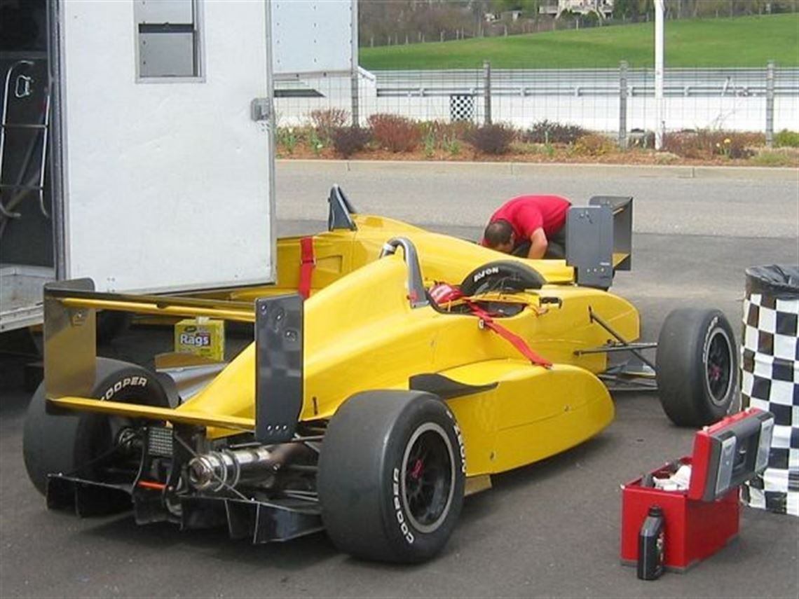 2003-tatuus-formula-renault-2000