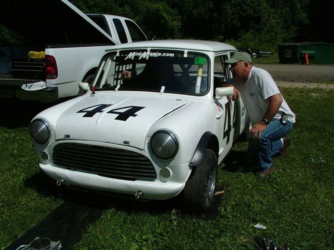 1964-morris-cooper-mk1-ready-for-the-2009-sea