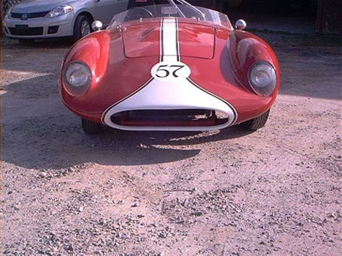 1957-devin-sports-racer