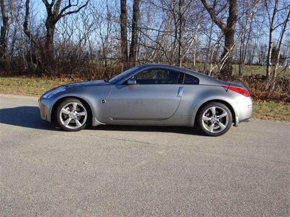 2006-nissan-350z-touring-coupe