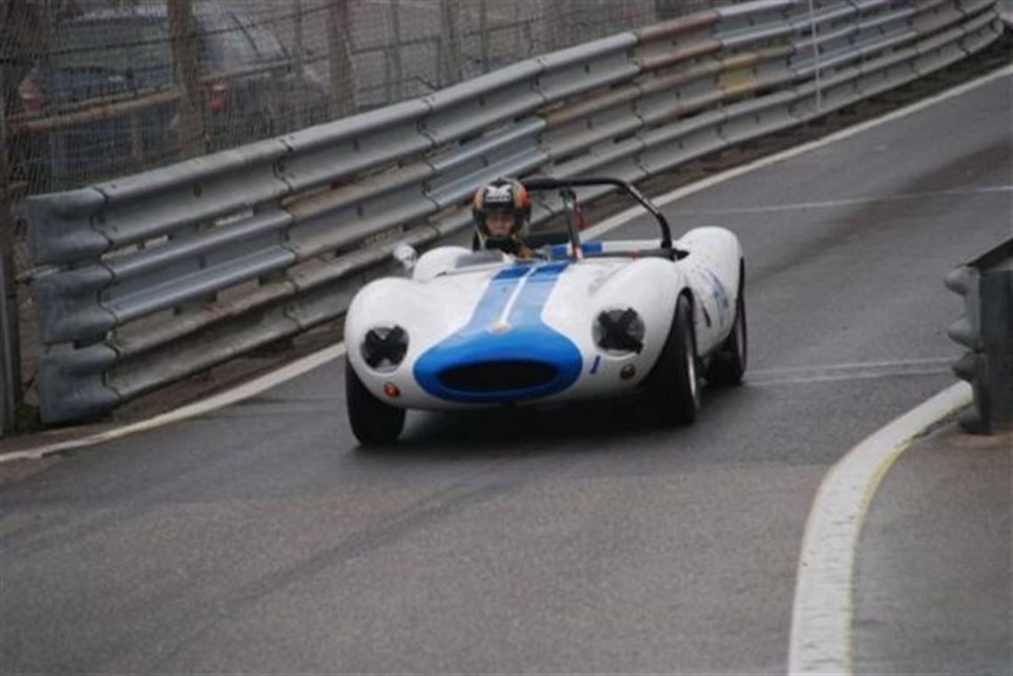 1964-ginetta-g4-round-tube-race-car-racer-nee