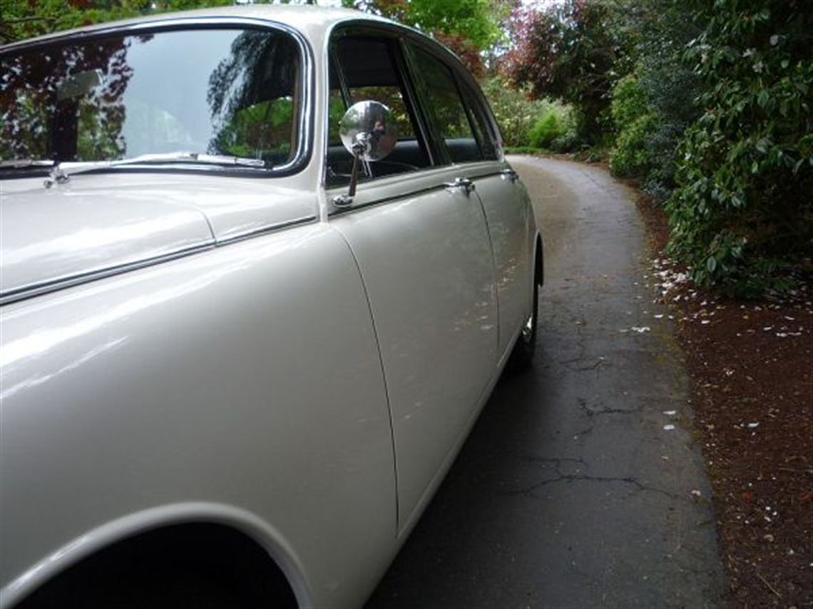 1963-jaguar-mark-2