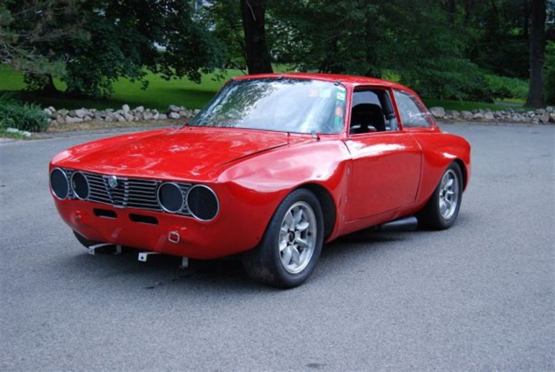 1972-alfa-romeo-2000-gt-veloce