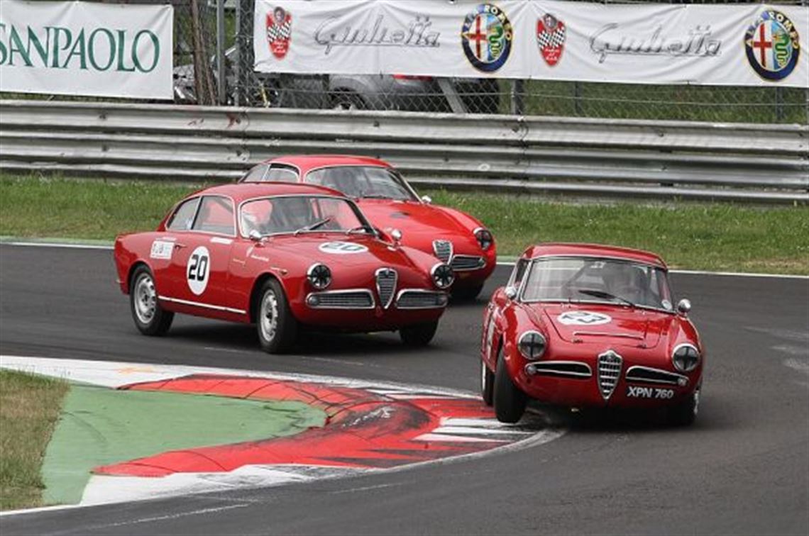 1965-alfa-romeo-giulia-spider-veloce