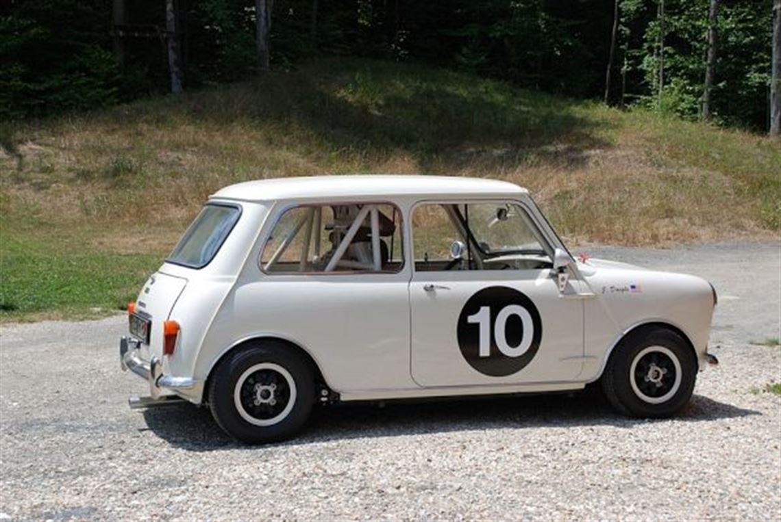 1959-mini---morris-mini-minor-ready-to-race