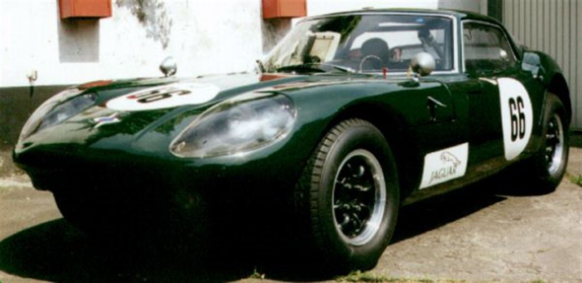 1965-marcos-gt-1800-race-car