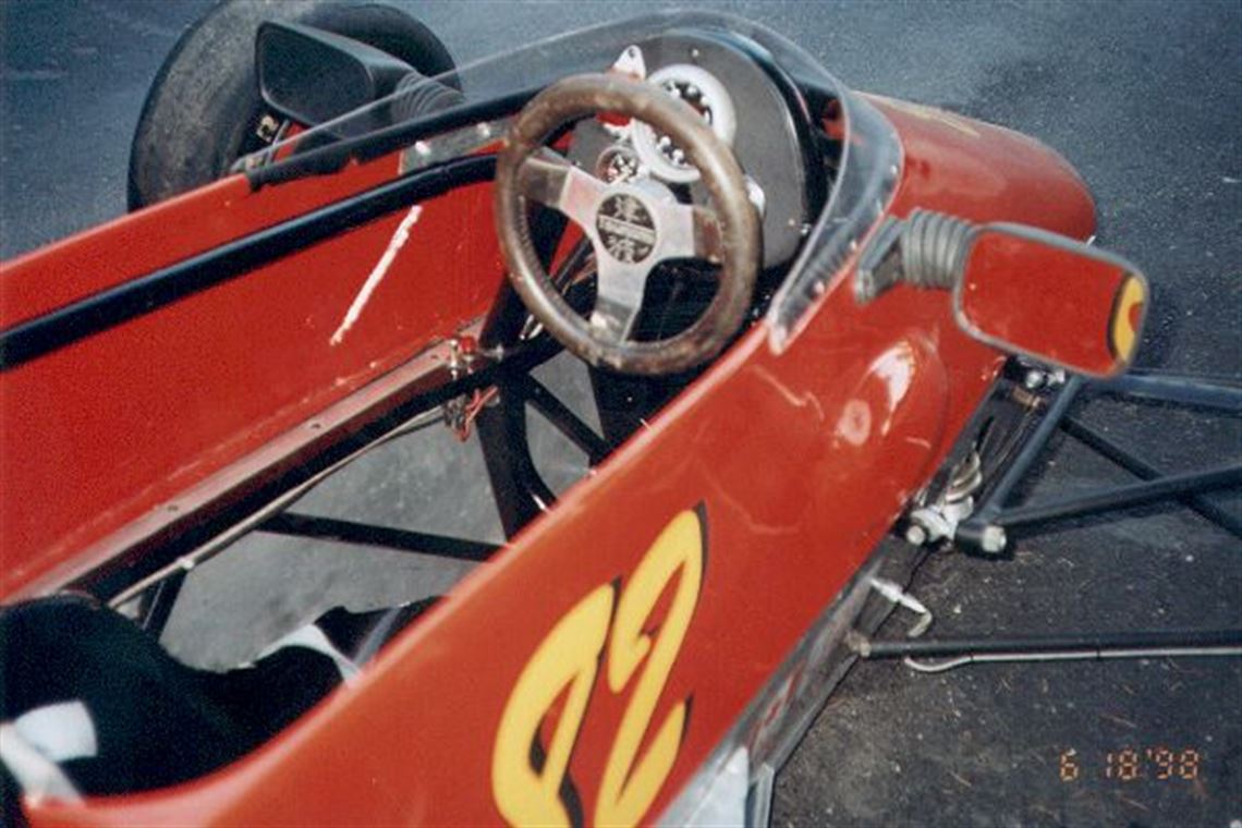 1984-tsunami-formula-ford-1600