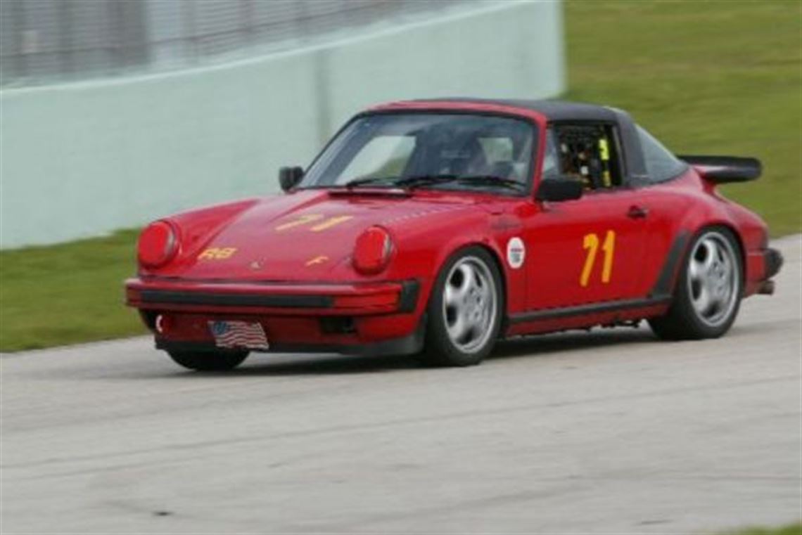 1988-porsche-911-targa-racede-car