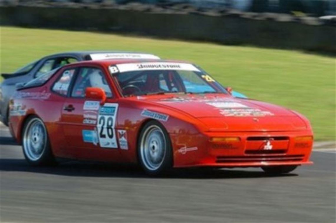 1991-porsche-944s2-race-car