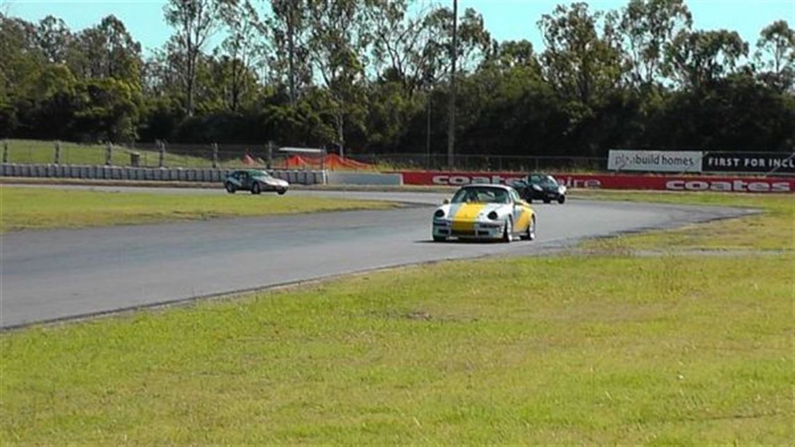 1995-porsche-993-turn-key-race-car