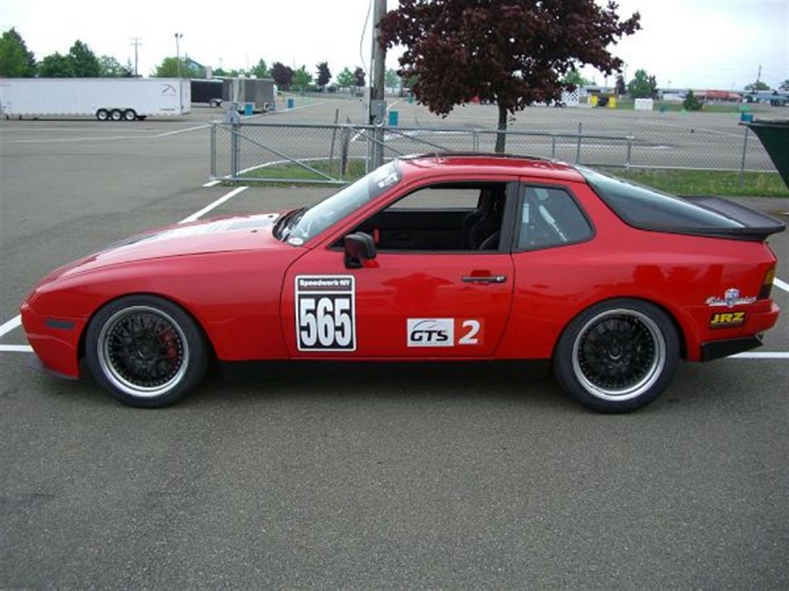 1986-porsche-944-turbo