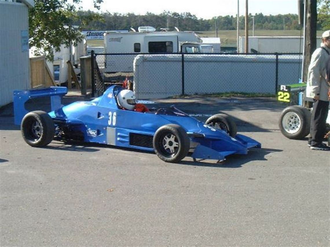 1987-reynard-ff2000