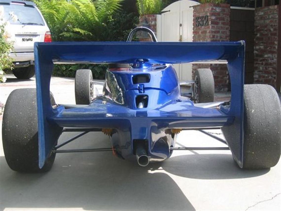 1986-reynard-f2000-complete