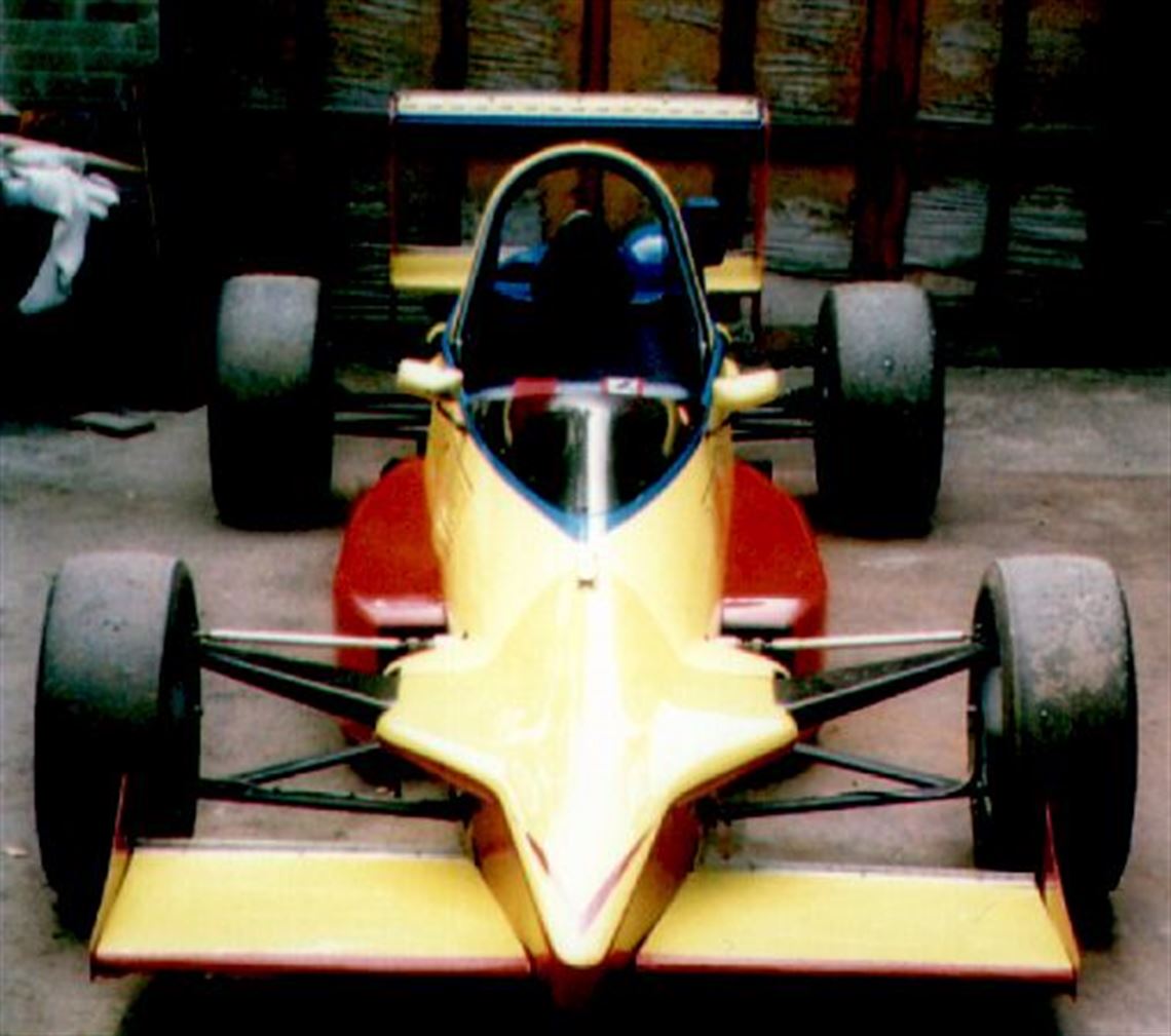 1988-reynard-f2000formula-continental