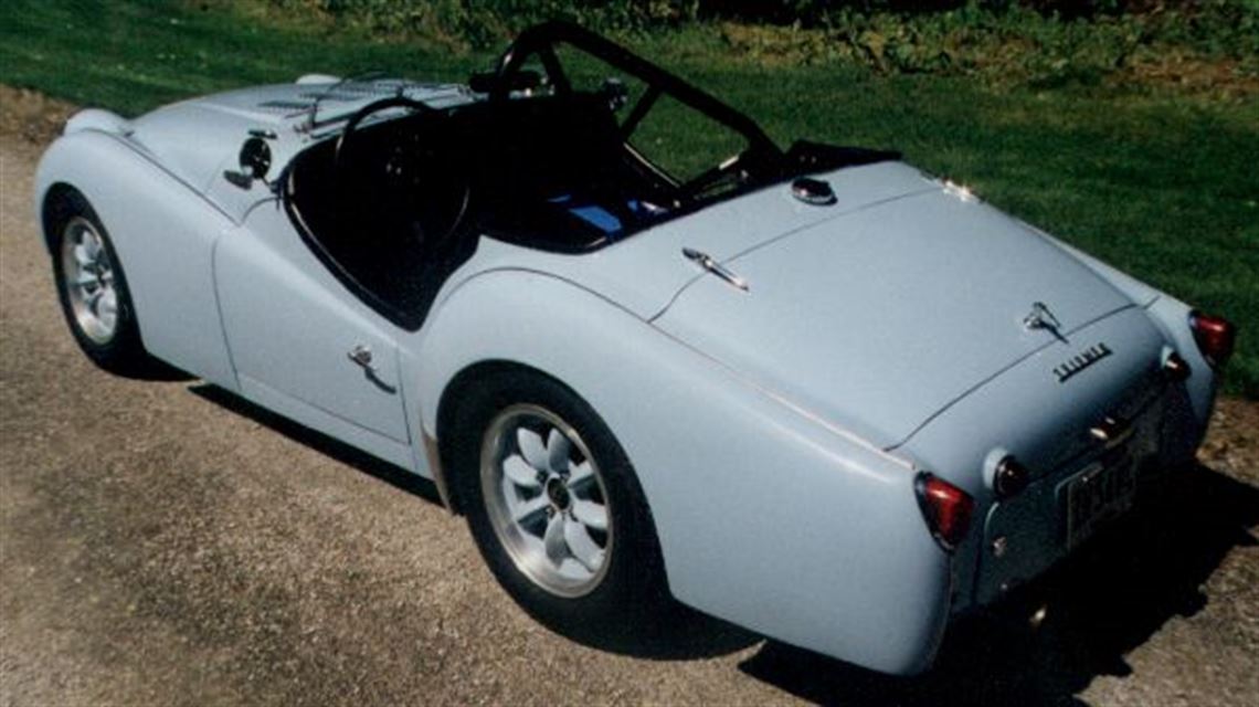 1959-triumph-tr3a-race-car