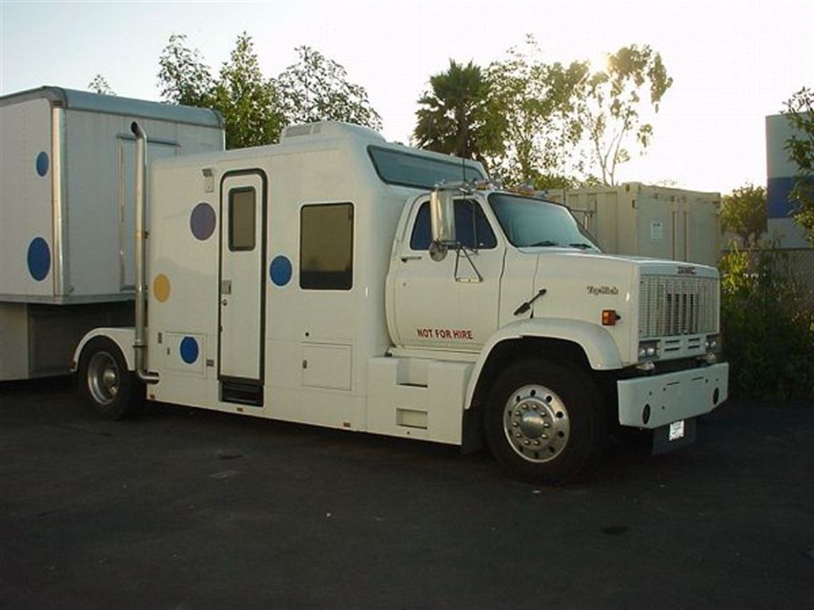 1984-chevy-gmc-toter-truck