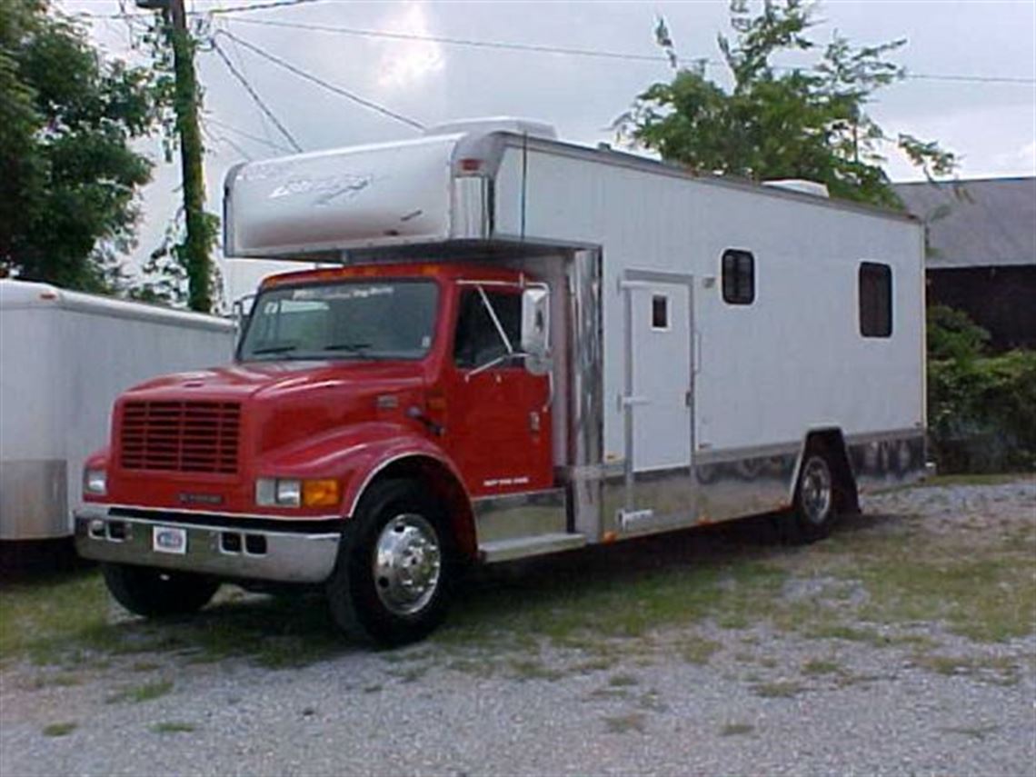 1997-international-d4700-toterhome