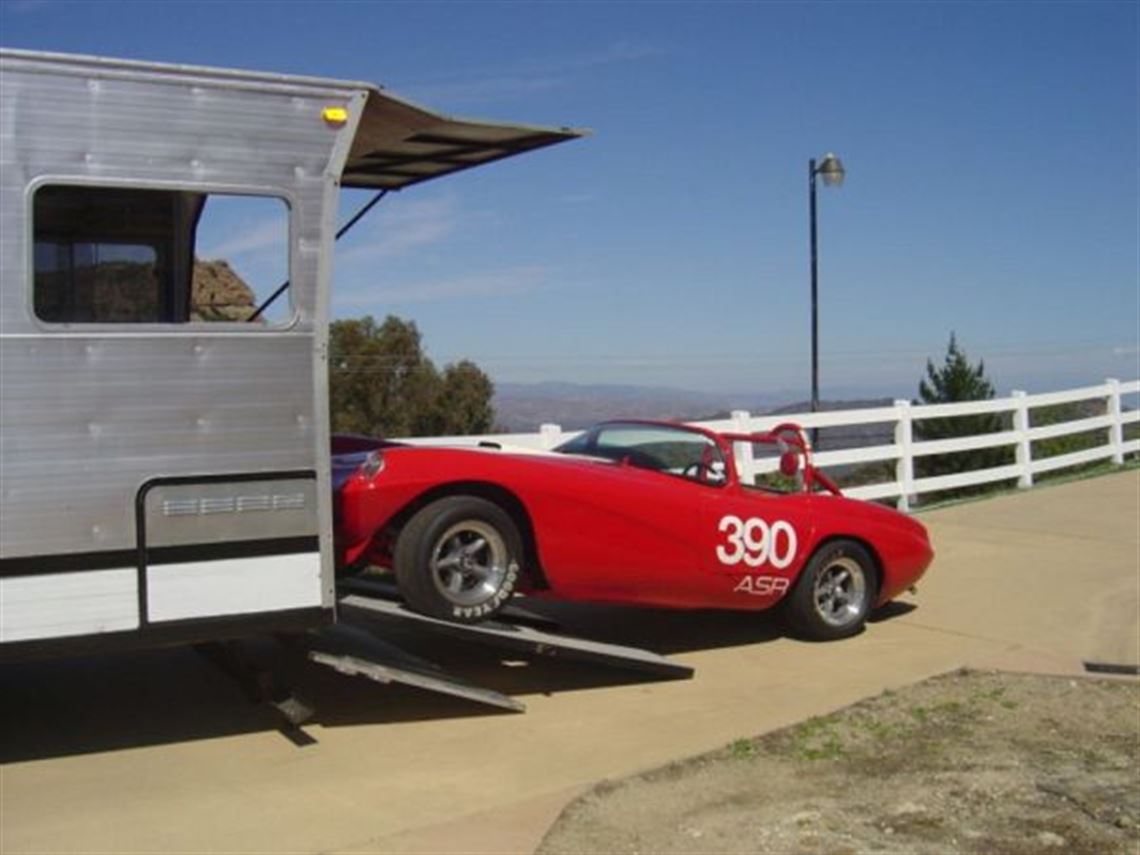 1973-winnebago-custom-car-hauler