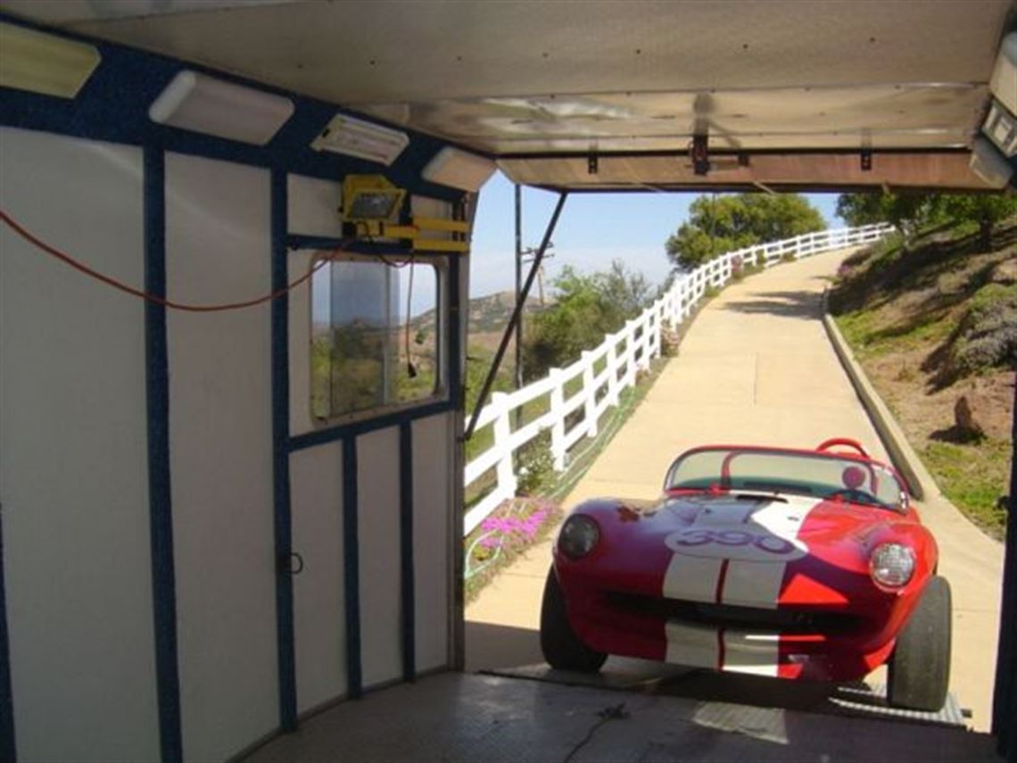 1973-winnebago-custom-car-hauler